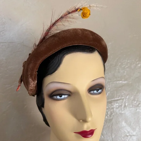 REFINED 1950's VELOUR & FELT "FLOWERS" COCKTAIL HAT